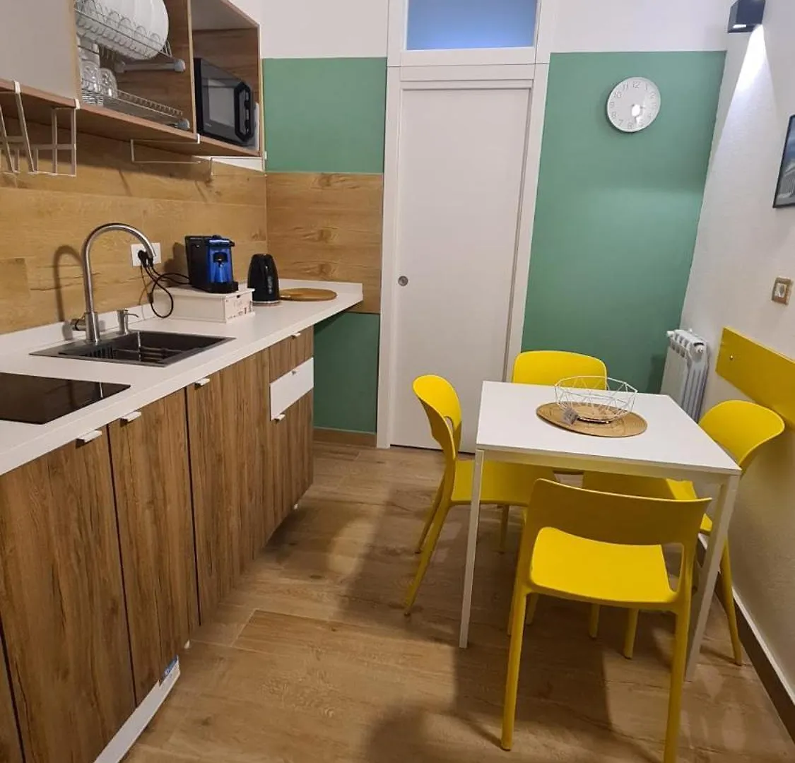 Happy House 3 Apartment Naples