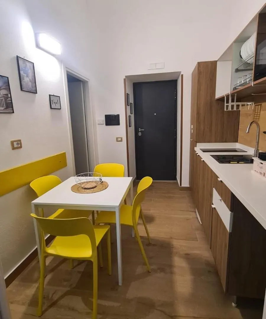 Happy House 3 Apartment Naples Italy